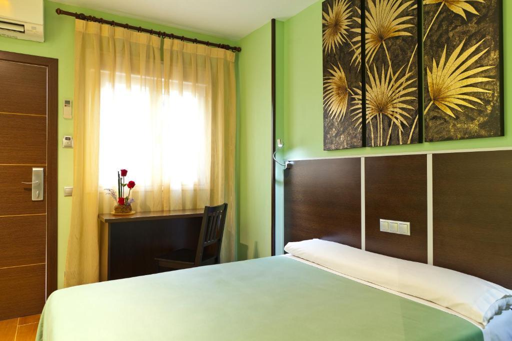 Hostal Avenida Barajas Madrid Buitenkant foto