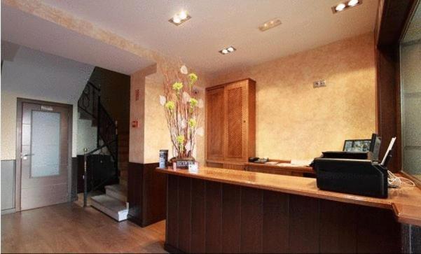 Hostal Avenida Barajas Madrid Buitenkant foto