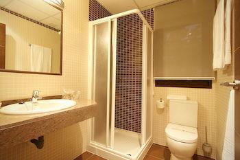 Hostal Avenida Barajas Madrid Buitenkant foto